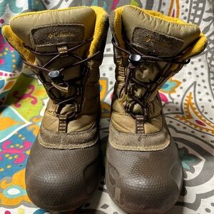 Columbia Kids Boots in Brown and Yellow